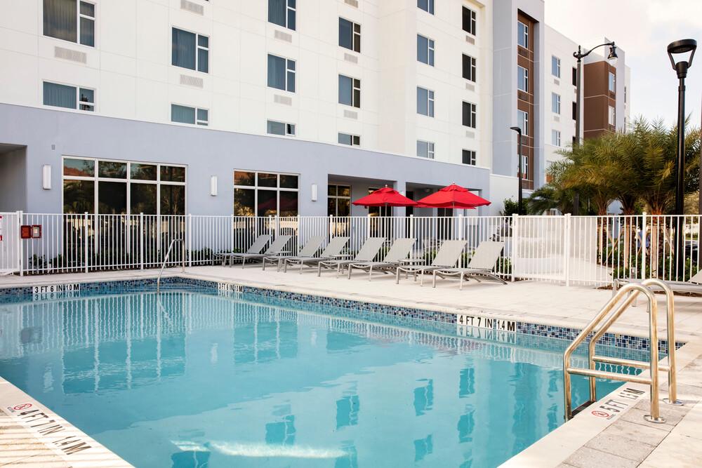 TOWNEPLACE SUITES MIAMI HOMESTEAD pool