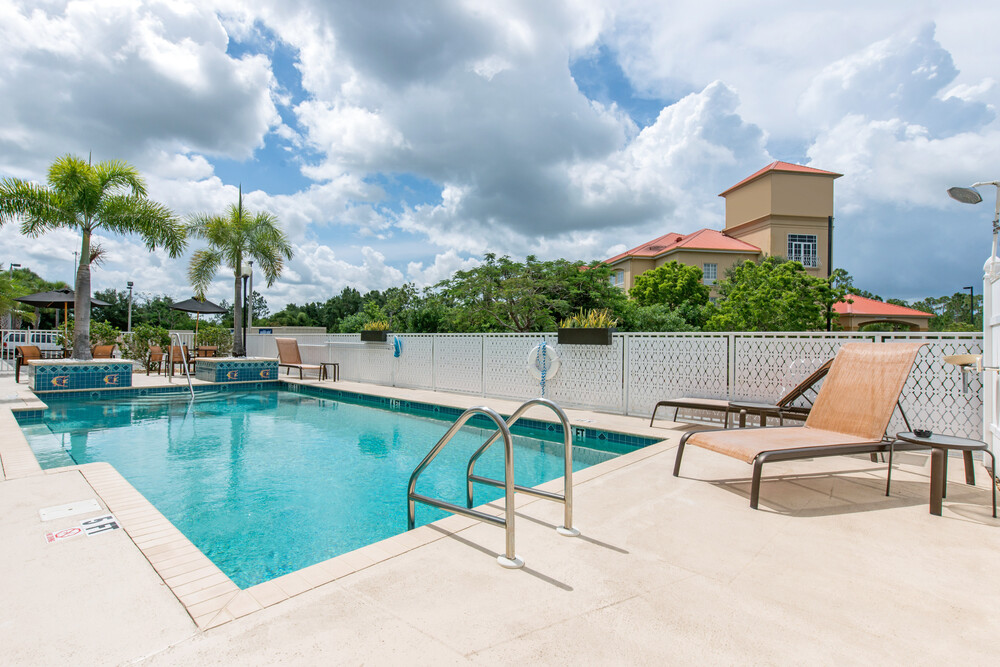 SLEEP INN & SUITES PORT CHARLOTTE - PUNTA GORDA pool