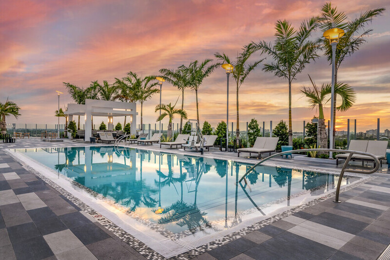 COURTYARD FORT LAUDERDALE DOWNTOWN rooftop pool