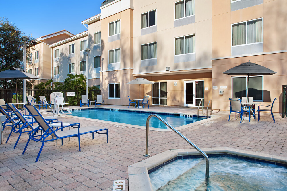 FAIRFIELD INN & SUITES ST. AUGUSTINE I-95 pool