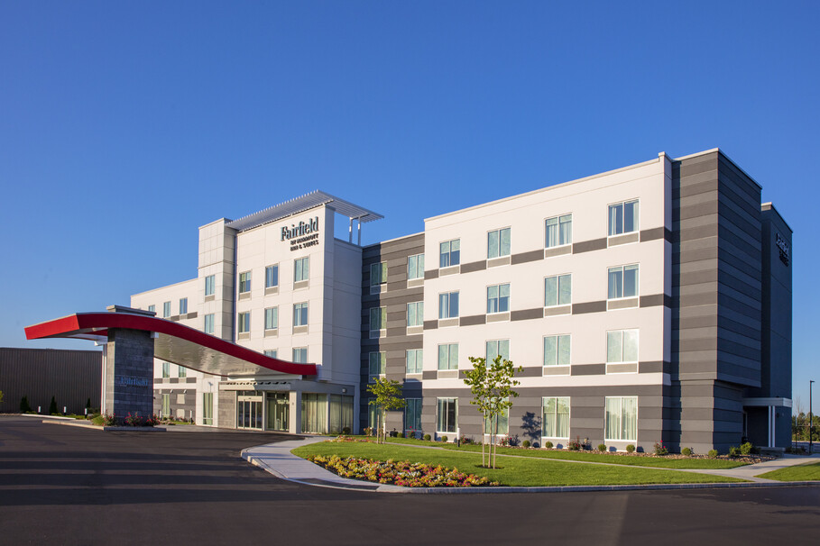 Sunny Exterior of Fairfield Lewisburg hotel with blue sky