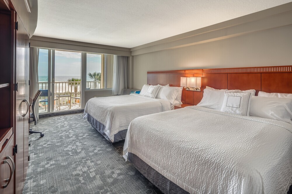 COURTYARD JACKSONVILLE BEACH OCEANFRONT Queen Queen Suite