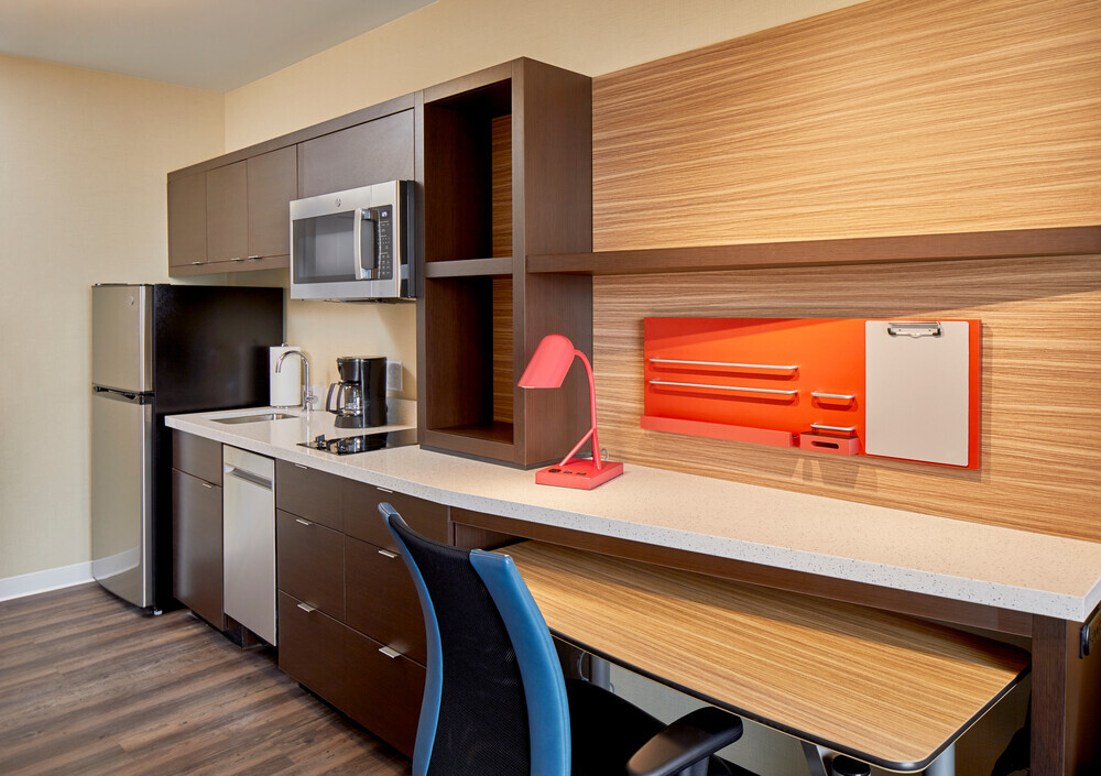 TOWNEPLACE SUITES Columbus North - OSU kitchen